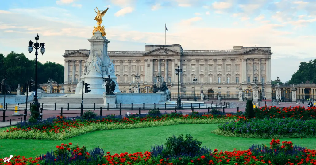 Touring Buckingham Palace with Children - A Complete Guide ...