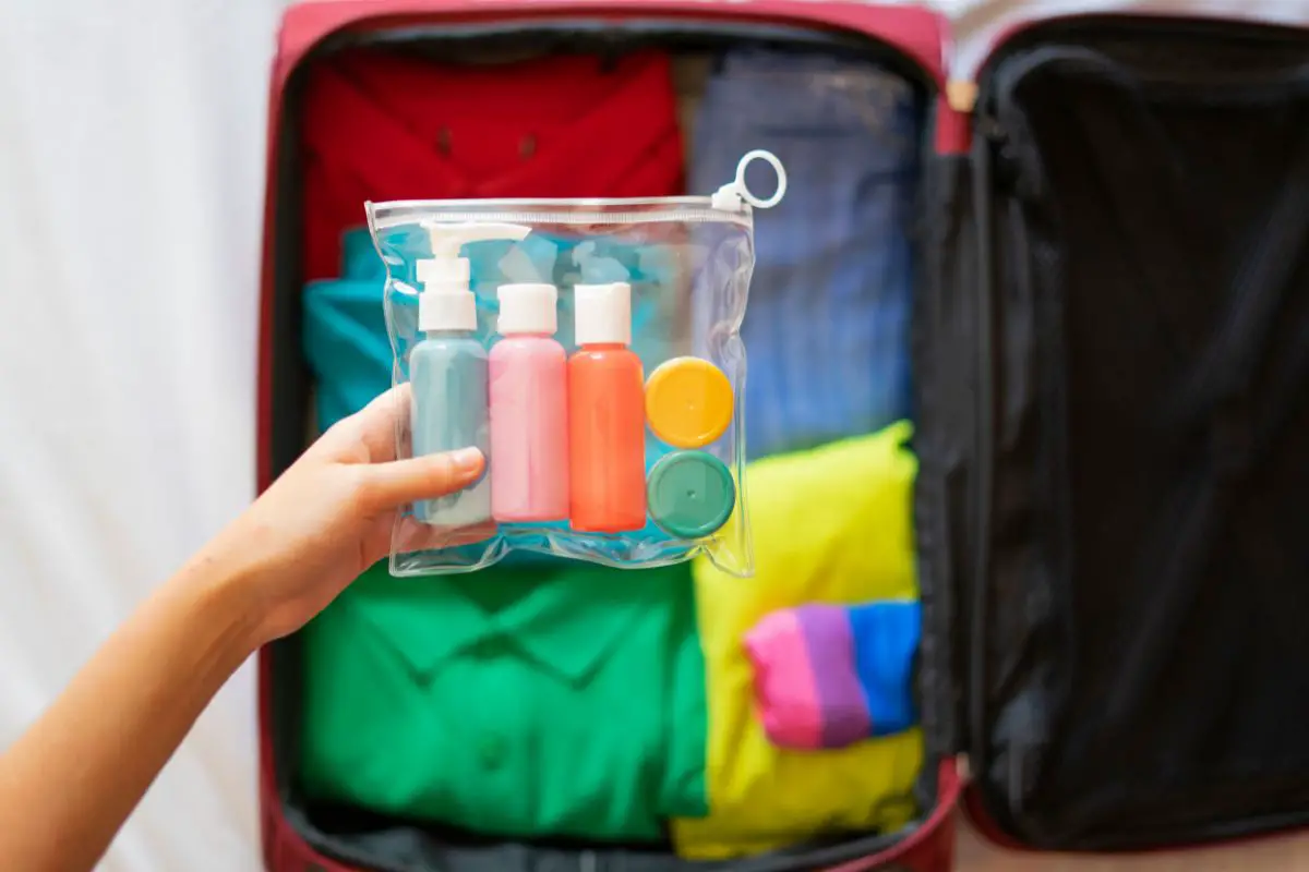 How To Pack Liquids For Air Travel (1)